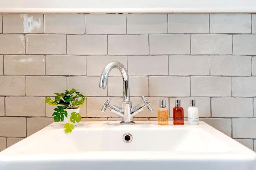 런던 Contemporary Clapham Living 아파트 외부 사진